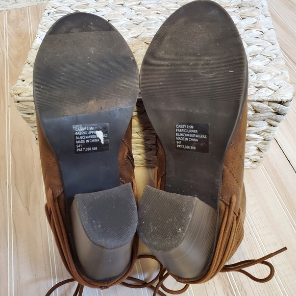 Madden Girl Cassy Boho Distressed Tan Bootie Ankle Boots Size 9.5 Heel Party - Picture 5 of 8